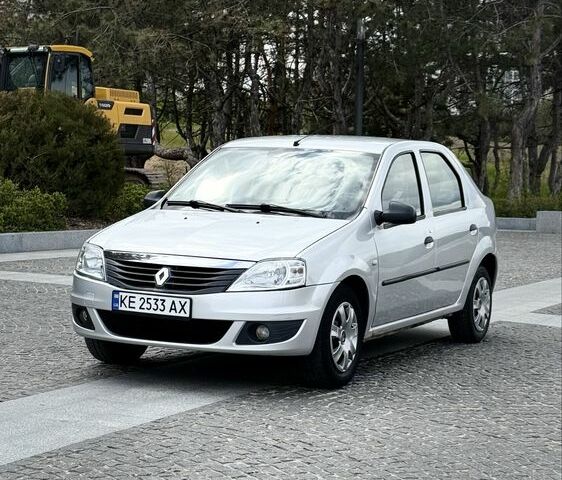 Серый Рено Логан, объемом двигателя 1.4 л и пробегом 162 тыс. км за 4599 $, фото 1 на Automoto.ua