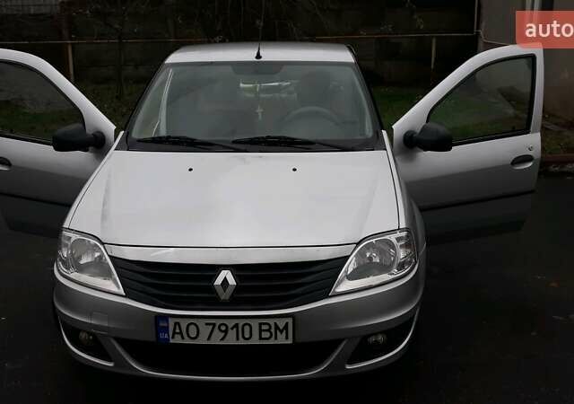 Серый Рено Логан, объемом двигателя 1.5 л и пробегом 105 тыс. км за 5500 $, фото 1 на Automoto.ua