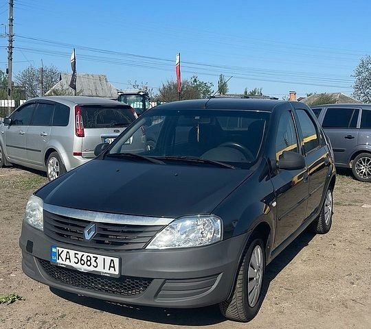 Серый Рено Логан, объемом двигателя 1.39 л и пробегом 305 тыс. км за 3800 $, фото 1 на Automoto.ua