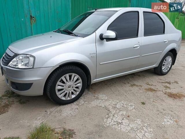 Рено Логан 2011 у Запоріжжя на Automoto.ua Сірий Рено Логан, об'ємом двигуна 1.6 л та пробігом 50 тис. км за 6300 $, фото 1 на Automoto.ua