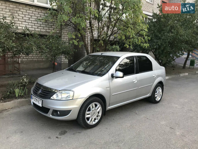 Сірий Рено Логан, об'ємом двигуна 1.6 л та пробігом 123 тис. км за 5500 $, фото 1 на Automoto.ua