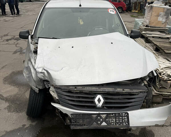 Серый Рено Логан, объемом двигателя 1.46 л и пробегом 119 тыс. км за 1800 $, фото 1 на Automoto.ua