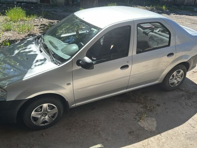 Серый Рено Логан, объемом двигателя 1.4 л и пробегом 270 тыс. км за 4500 $, фото 1 на Automoto.ua