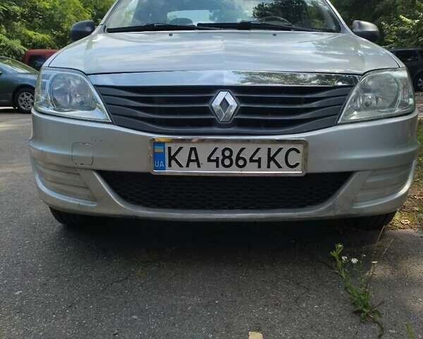 Серый Рено Логан, объемом двигателя 1.46 л и пробегом 176 тыс. км за 5200 $, фото 1 на Automoto.ua