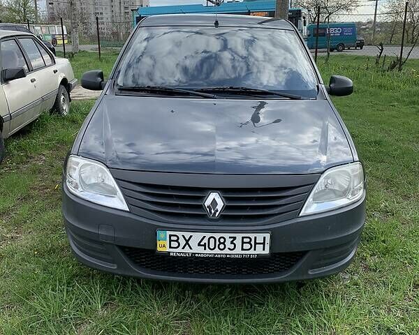 Серый Рено Логан, объемом двигателя 1.4 л и пробегом 136 тыс. км за 5400 $, фото 1 на Automoto.ua