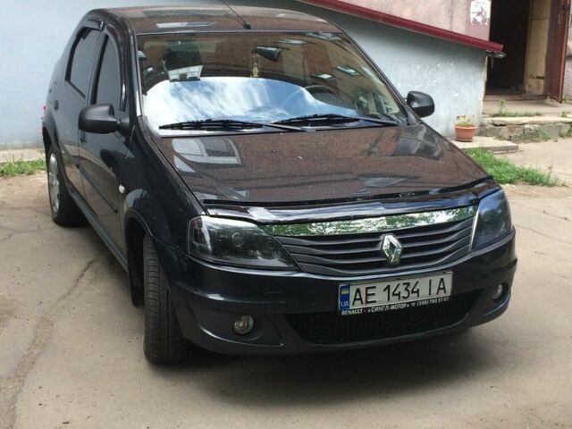 Серый Рено Логан, объемом двигателя 1.39 л и пробегом 158 тыс. км за 5500 $, фото 1 на Automoto.ua