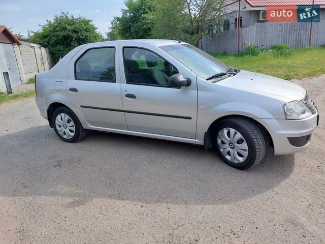 Сірий Рено Логан, об'ємом двигуна 1.46 л та пробігом 200 тис. км за 5500 $, фото 1 на Automoto.ua