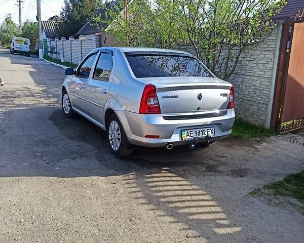 Рено Логан 2012 у Дніпро (Дніпропетровську) на Automoto.ua Сірий Рено Логан, об'ємом двигуна 1.6 л та пробігом 109 тис. км за 6500 $, фото 1 на Automoto.ua