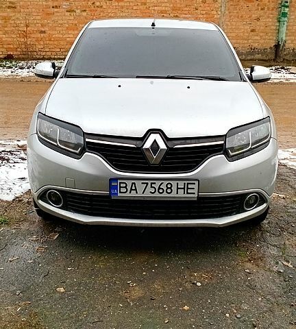 Сірий Рено Логан, об'ємом двигуна 1.1 л та пробігом 16000 тис. км за 5499 $, фото 1 на Automoto.ua