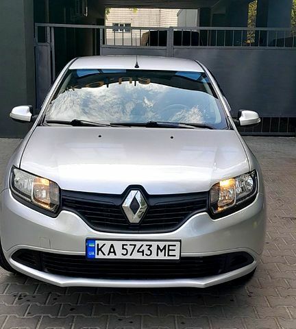 Рено Логан 2014 в Глухове на Automoto.ua Серый Рено Логан, объемом двигателя 1.1 л и пробегом 270 тыс. км за 5300 $, фото 1 на Automoto.ua
