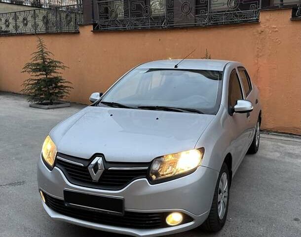 Серый Рено Логан, объемом двигателя 1.15 л и пробегом 170 тыс. км за 5900 $, фото 1 на Automoto.ua