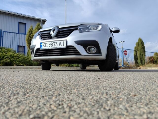 Рено Логан 2016 в Синельниковом на Automoto.ua Серый Рено Логан, объемом двигателя 1.5 л и пробегом 172 тыс. км за 7300 $, фото 1 на Automoto.ua