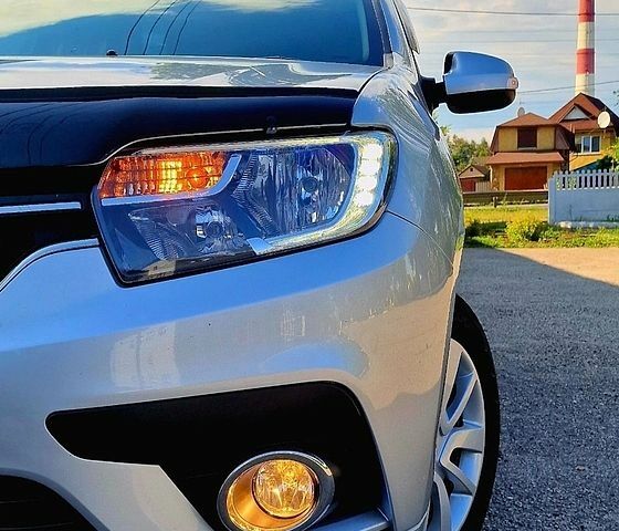 Сірий Рено Логан, об'ємом двигуна 1.5 л та пробігом 75 тис. км за 8970 $, фото 1 на Automoto.ua