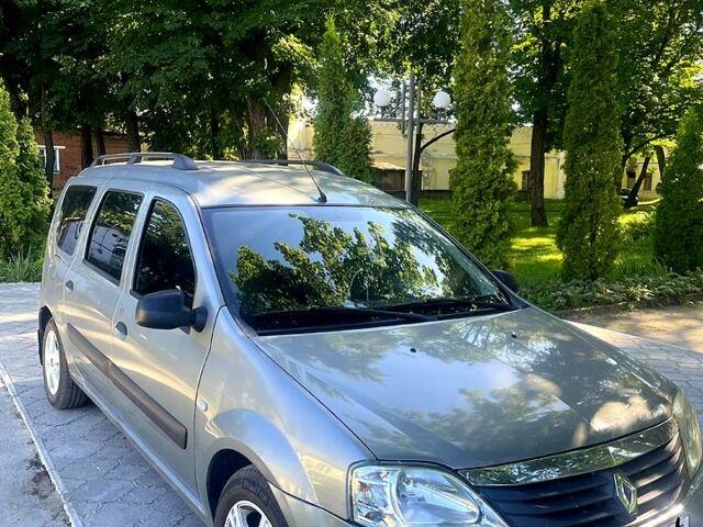 Сірий Рено Логан, об'ємом двигуна 1.6 л та пробігом 330 тис. км за 5500 $, фото 1 на Automoto.ua