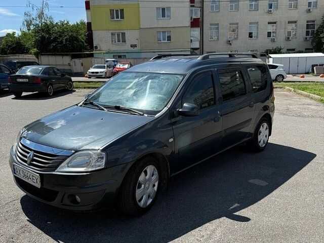 Серый Рено Логан, объемом двигателя 1.6 л и пробегом 260 тыс. км за 4750 $, фото 1 на Automoto.ua