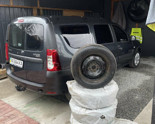 Серый Рено Логан, объемом двигателя 1.6 л и пробегом 227 тыс. км за 5100 $, фото 1 на Automoto.ua