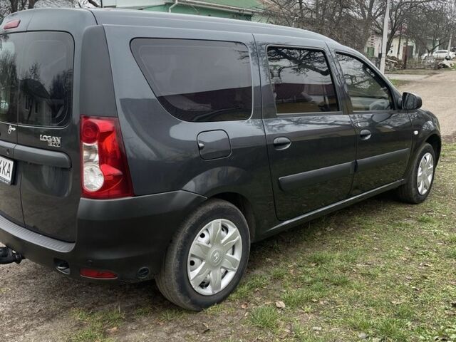 Серый Рено Логан, объемом двигателя 1.6 л и пробегом 227 тыс. км за 5100 $, фото 1 на Automoto.ua