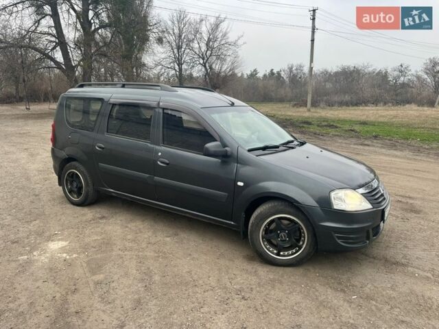 Серый Рено Логан, объемом двигателя 1.6 л и пробегом 258 тыс. км за 5200 $, фото 1 на Automoto.ua