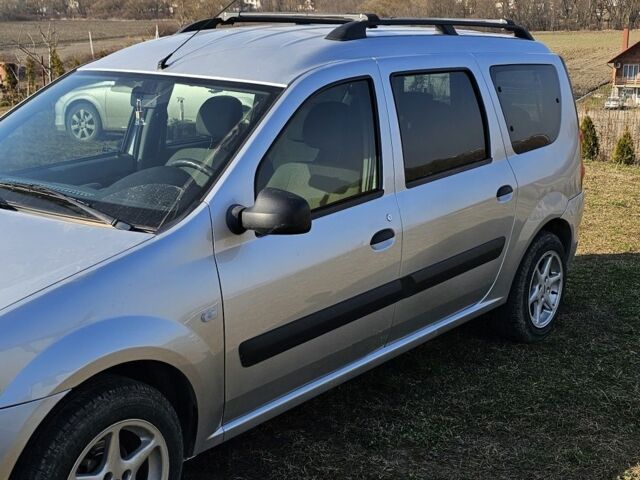 Серый Рено Логан, объемом двигателя 1.6 л и пробегом 104 тыс. км за 6113 $, фото 1 на Automoto.ua