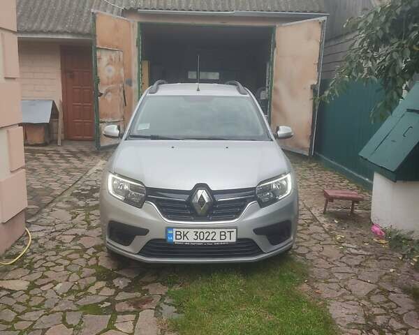 Серый Рено Логан, объемом двигателя 1.46 л и пробегом 70 тыс. км за 9000 $, фото 1 на Automoto.ua