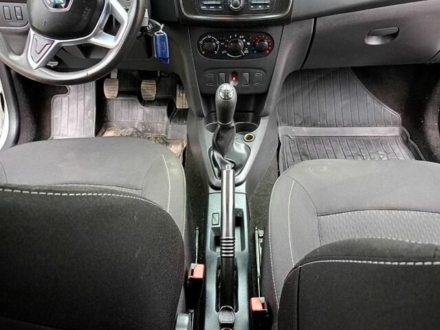 Сірий Рено Логан, об'ємом двигуна 1.5 л та пробігом 190 тис. км за 10500 $, фото 1 на Automoto.ua