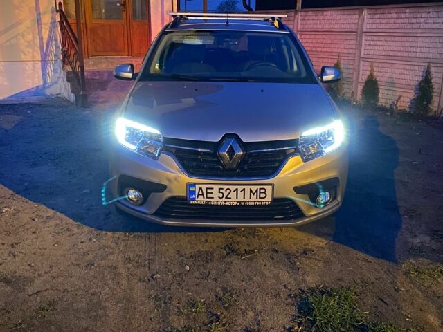 Серый Рено Логан, объемом двигателя 1.5 л и пробегом 42 тыс. км за 10689 $, фото 1 на Automoto.ua