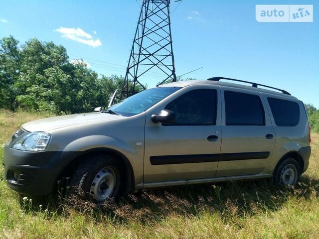 Сірий Рено Логан, об'ємом двигуна 1.6 л та пробігом 63 тис. км за 8500 $, фото 1 на Automoto.ua