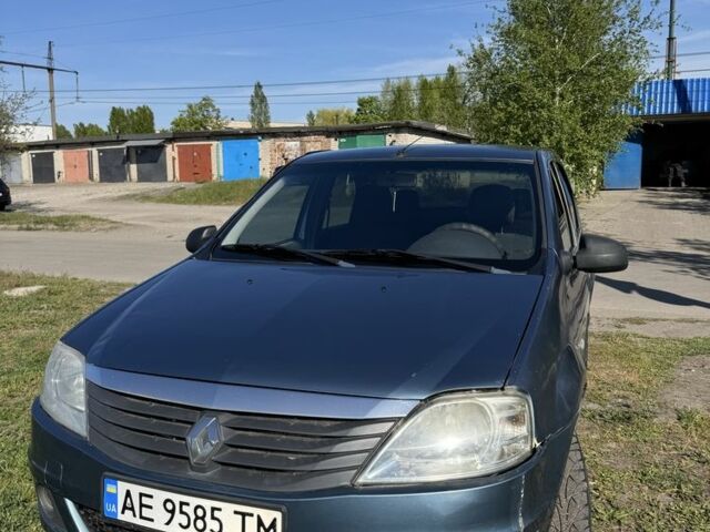 Синій Рено Логан, об'ємом двигуна 1.6 л та пробігом 240 тис. км за 2958 $, фото 1 на Automoto.ua