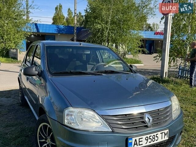 Синий Рено Логан, объемом двигателя 1.6 л и пробегом 400 тыс. км за 3400 $, фото 1 на Automoto.ua
