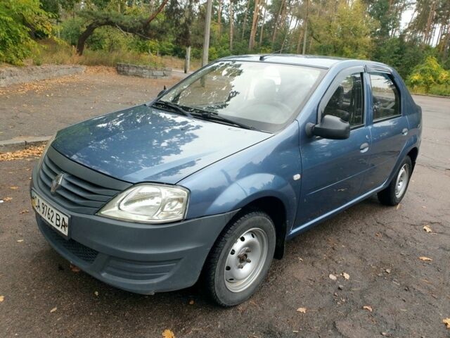 Синий Рено Логан, объемом двигателя 1.4 л и пробегом 250 тыс. км за 2900 $, фото 1 на Automoto.ua