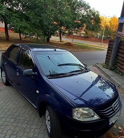 Синий Рено Логан, объемом двигателя 1.4 л и пробегом 230 тыс. км за 4300 $, фото 1 на Automoto.ua