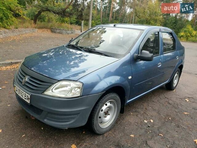 Синий Рено Логан, объемом двигателя 1.39 л и пробегом 246 тыс. км за 2900 $, фото 1 на Automoto.ua