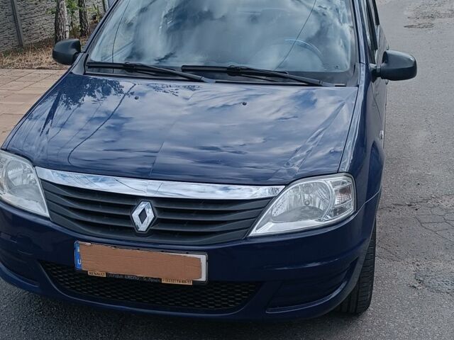 Синий Рено Логан, объемом двигателя 1 л и пробегом 145 тыс. км за 3600 $, фото 1 на Automoto.ua
