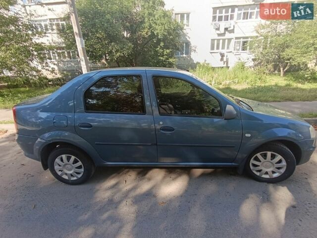 Синій Рено Логан, об'ємом двигуна 1.6 л та пробігом 205 тис. км за 3300 $, фото 1 на Automoto.ua