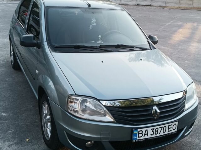 Синий Рено Логан, объемом двигателя 1.4 л и пробегом 300 тыс. км за 4000 $, фото 1 на Automoto.ua