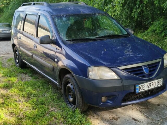 Синий Рено Логан, объемом двигателя 1.5 л и пробегом 300 тыс. км за 3500 $, фото 1 на Automoto.ua