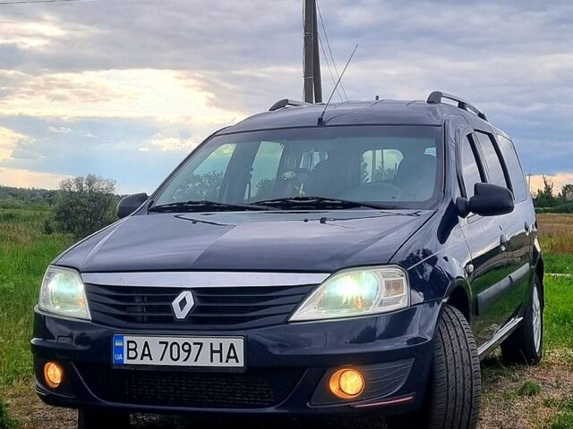 Синий Рено Логан, объемом двигателя 1.5 л и пробегом 220 тыс. км за 5800 $, фото 1 на Automoto.ua