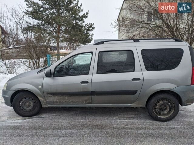 Синий Рено Логан, объемом двигателя 1.6 л и пробегом 513 тыс. км за 3750 $, фото 1 на Automoto.ua