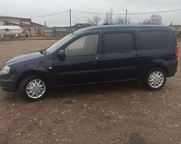 Синій Рено Логан, об'ємом двигуна 1.6 л та пробігом 250 тис. км за 4600 $, фото 1 на Automoto.ua