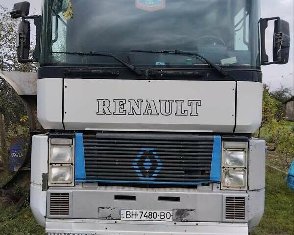 Белый Рено Магнум, объемом двигателя 12 л и пробегом 75 тыс. км за 8500 $, фото 1 на Automoto.ua