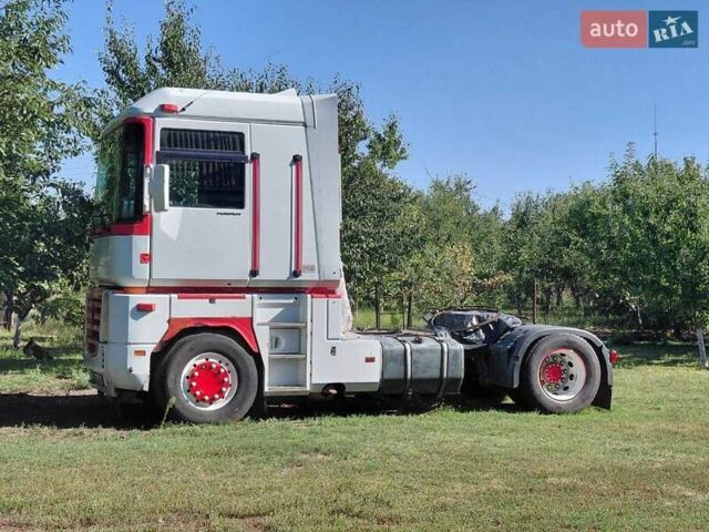 Белый Рено Магнум, объемом двигателя 0 л и пробегом 2 тыс. км за 7000 $, фото 1 на Automoto.ua