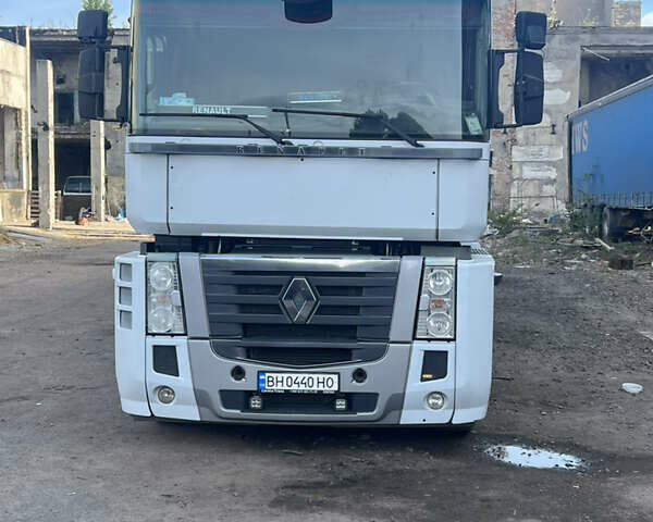 Белый Рено Магнум, объемом двигателя 0 л и пробегом 1 тыс. км за 13500 $, фото 1 на Automoto.ua