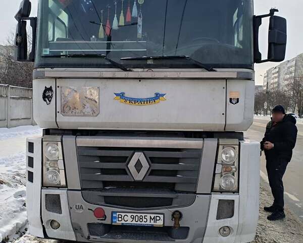 Белый Рено Магнум, объемом двигателя 12.78 л и пробегом 150 тыс. км за 18000 $, фото 1 на Automoto.ua