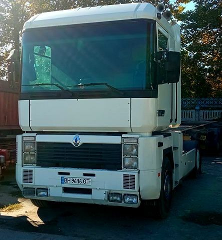 Белый Рено Магнум, объемом двигателя 12 л и пробегом 1 тыс. км за 7000 $, фото 1 на Automoto.ua