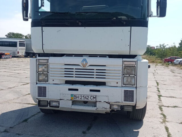 Белый Рено Магнум, объемом двигателя 12 л и пробегом 100 тыс. км за 5200 $, фото 1 на Automoto.ua