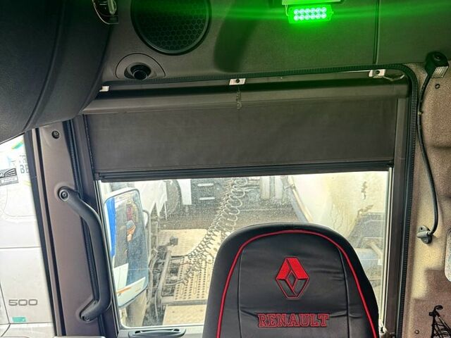 Белый Рено Магнум, объемом двигателя 14.4 л и пробегом 165 тыс. км за 8000 $, фото 1 на Automoto.ua