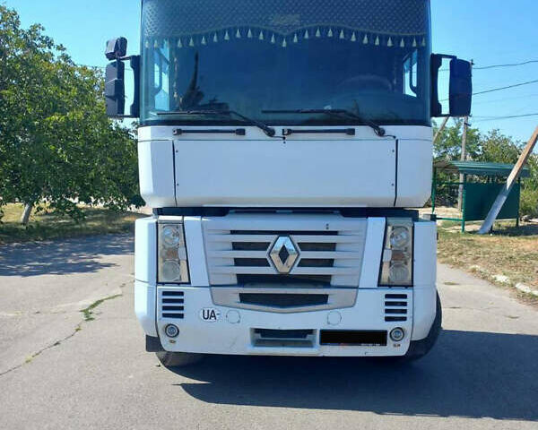 Білий Рено Магнум, об'ємом двигуна 12 л та пробігом 2 тис. км за 7000 $, фото 1 на Automoto.ua
