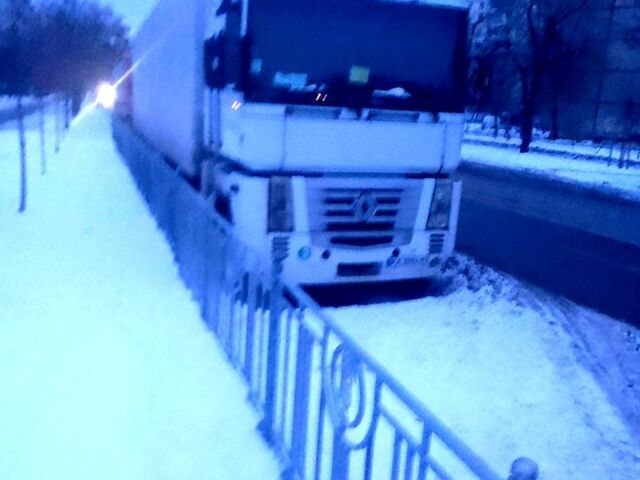 Білий Рено Магнум, об'ємом двигуна 13 л та пробігом 0 тис. км за 5800 $, фото 1 на Automoto.ua