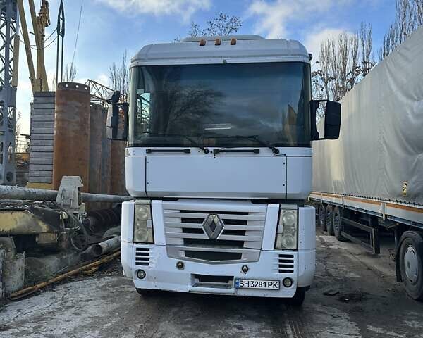 Белый Рено Магнум, объемом двигателя 0 л и пробегом 1 тыс. км за 5800 $, фото 1 на Automoto.ua