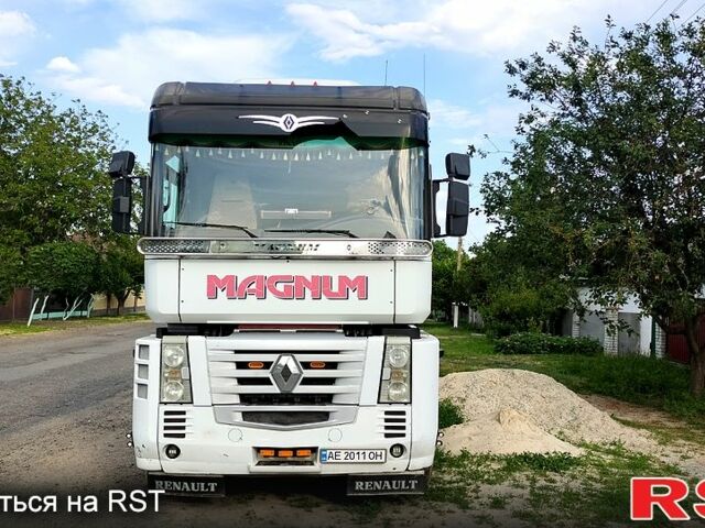 Білий Рено Магнум, об'ємом двигуна 12 л та пробігом 100 тис. км за 8000 $, фото 1 на Automoto.ua